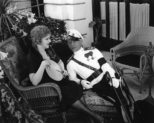 image du film COMPRESSION FOOLISH WIVES DE ERICH VON STROHEIM.