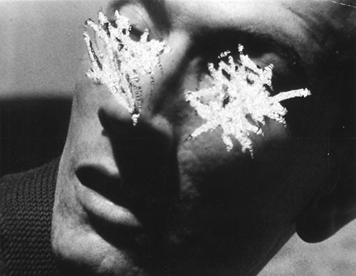 image du film COMPRESSION FIREWORKS DE KENNETH ANGER.