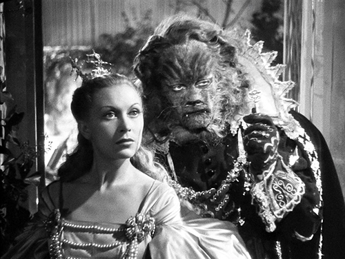 image du film COMPRESSION LA BELLE ET LA BTE DE JEAN COCTEAU.