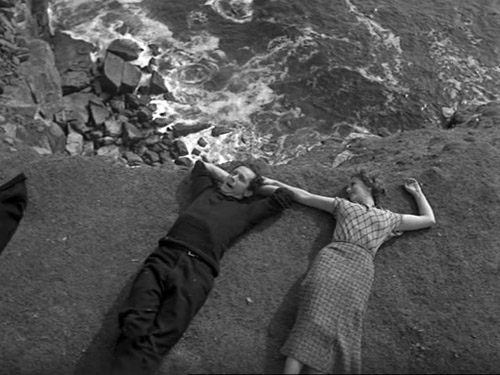 image du film COMPRESSION THE EDGE OF THE WORLD DE MICHAEL POWELL.