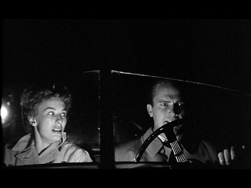 image du film COMPRESSION KISS ME DEADLY DE ROBERT ALDRICH.