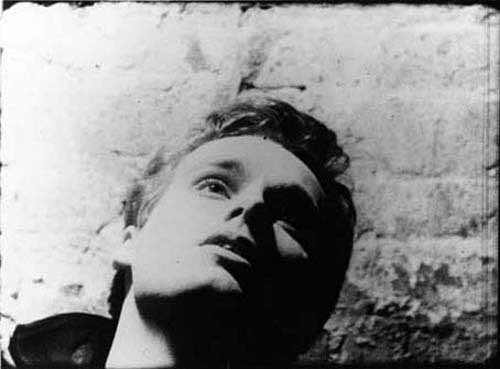 image du film COMPRESSION BLOW JOB DE ANDY WARHOL.