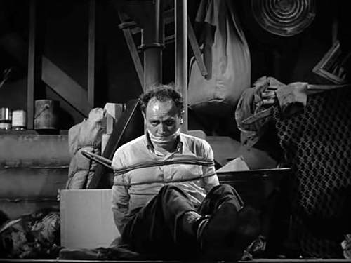 image du film COMPRESSION FOUR O'CLOCK DE ALFRED HITCHCOCK.