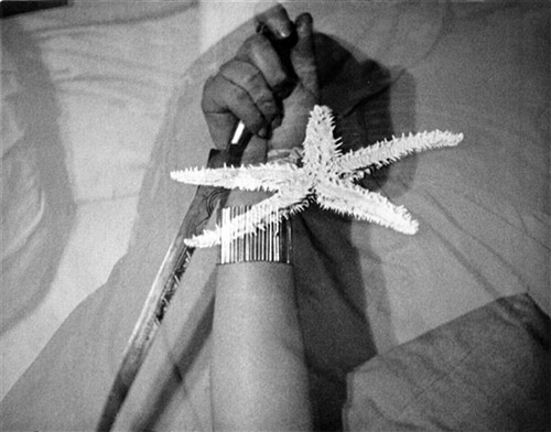 image du film COMPRESSION L'TOILE DE MER DE MAN RAY.