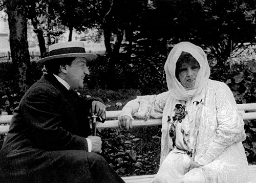 image du film COMPRESSION CEUX DE CHEZ NOUS DE SACHA GUITRY.