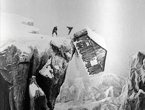 image du film COMPRESSION THE GOLD RUSH DE CHARLIE CHAPLIN.