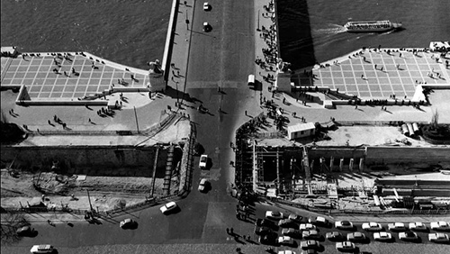 image du film COMPRESSION LE JOLI MAI DE CHRIS MARKER ET PIERRE LHOMME.