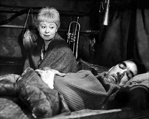 image du film COMPRESSION LA STRADA DE FEDERICO FELLINI.